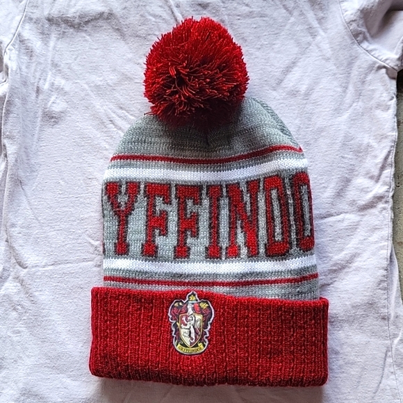 Harry Potter Gryffindor Beanie - Picture 1 of 2